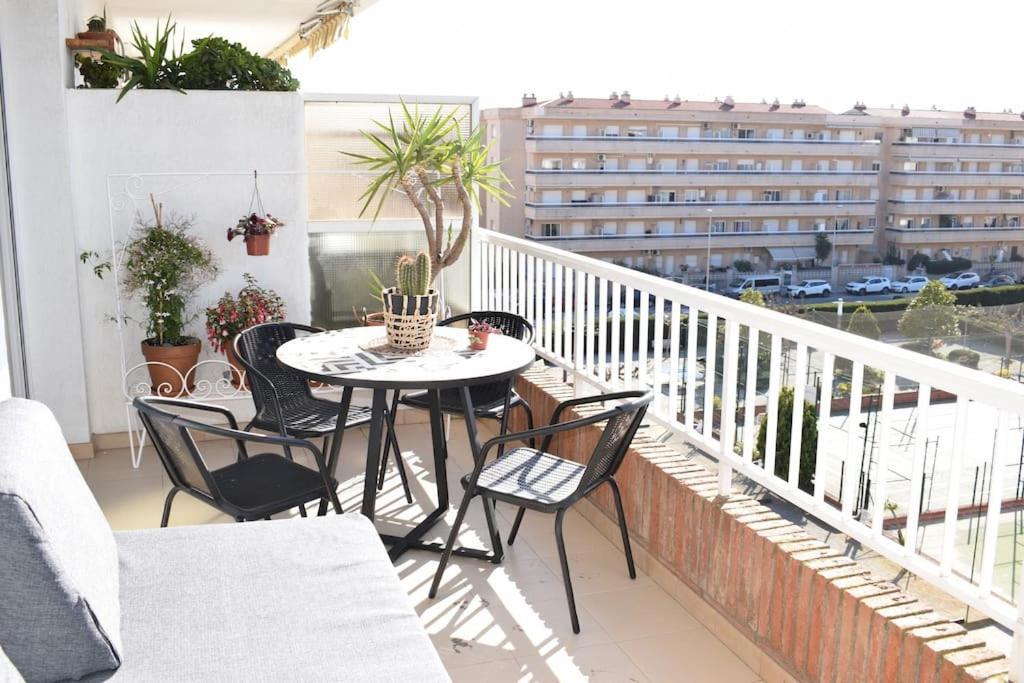 Alegre Apto Con Piscina, A 300M De La Playa. Blanes Kültér fotó
